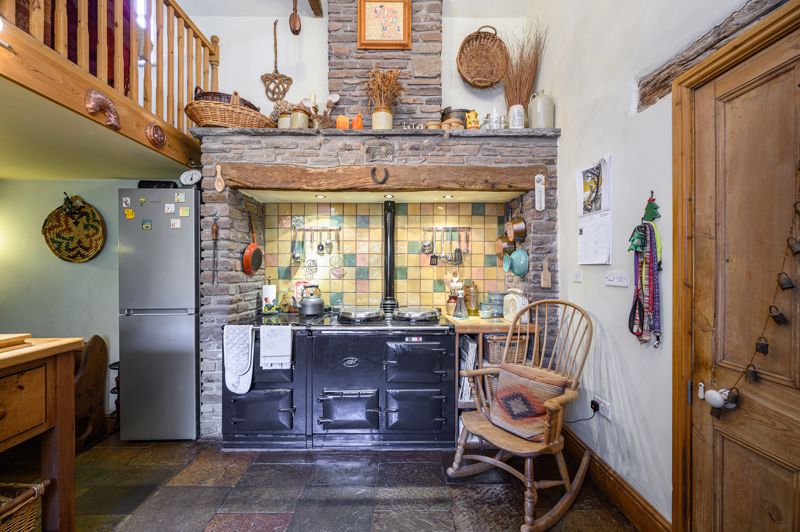 Kitchen- click for photo gallery